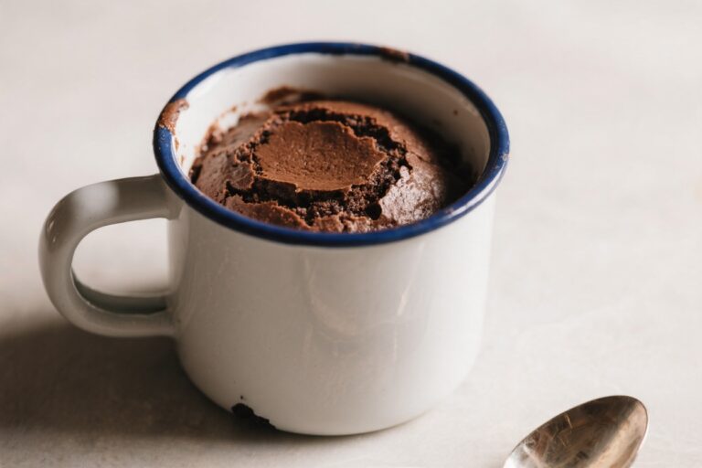 Keto Chocolate Mug Cake – A Quick, Rich, Single-Serve Treat